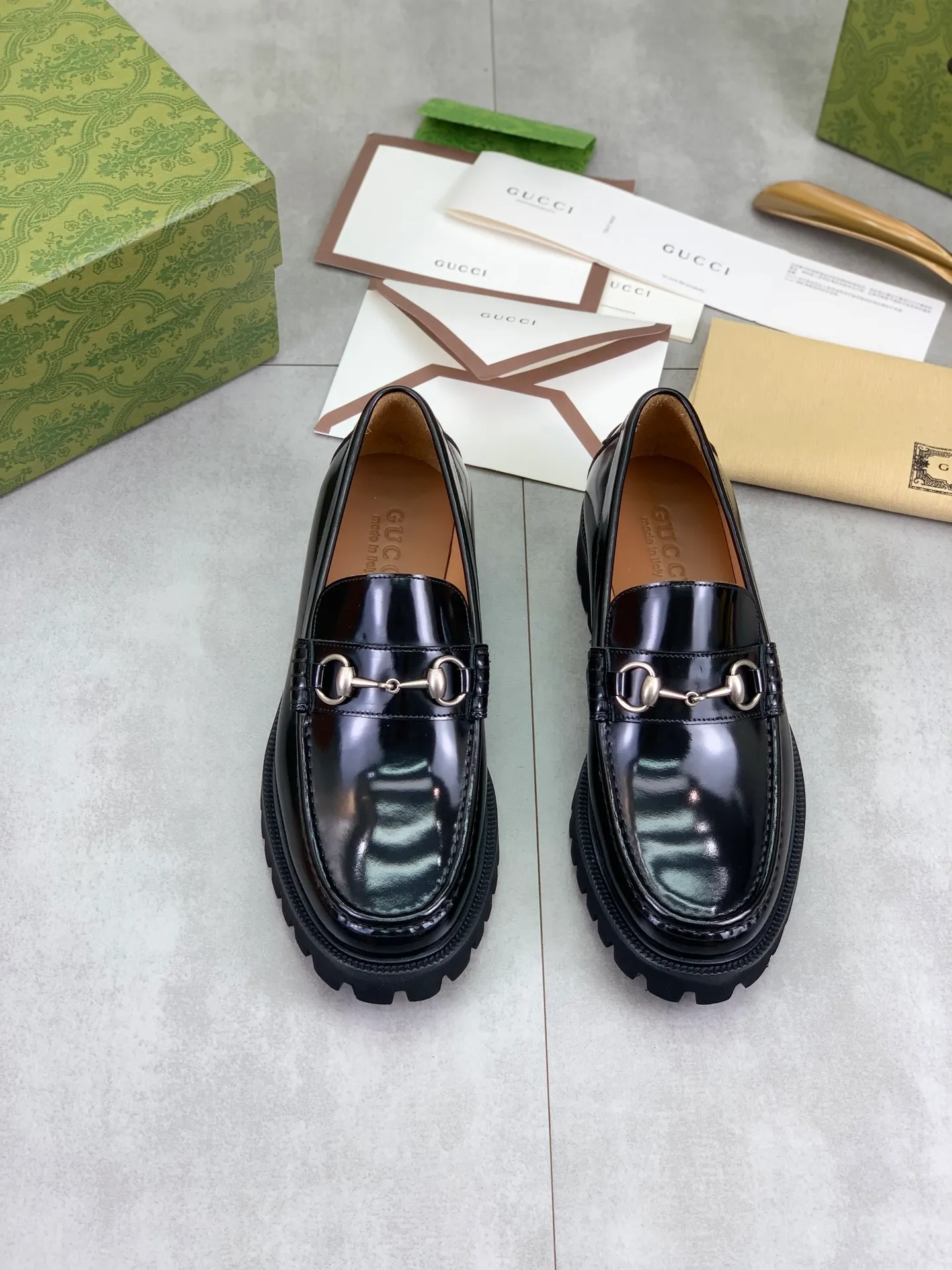 Factory price P840 💰💎💎💎Top version (original foam outsole) Brand: [GUCCi] Gucci's new business formal casual leather shoes Standard code: Men's size 39–45 (38 needs to be customized) Grade: Same style as the official website Original order quality Materials: Original open-edge beaded calfskin Water-dyed cowhide lining Original lightweight foam outsole Style category: Men's fashion Formal casual leather shoes, slip-on men's shoes series, young and fashionable, European and American trends, British style, casual matching, comfortable feet, color: multiple colors available, actual picture